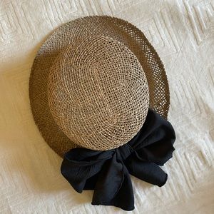Vintage Garden Straw Hat w/t Black Silk Bow